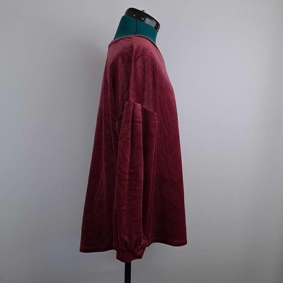 Ladies velveteen pullover top NWT - Picture 7 of 7